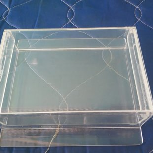 caja tipo D. Con acrilico transparente