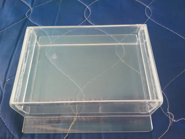 caja tipo D. Con acrilico transparente